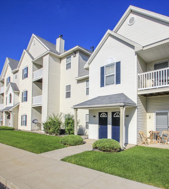 Quail Hollow at the Lakes Apartments in Holland, OH